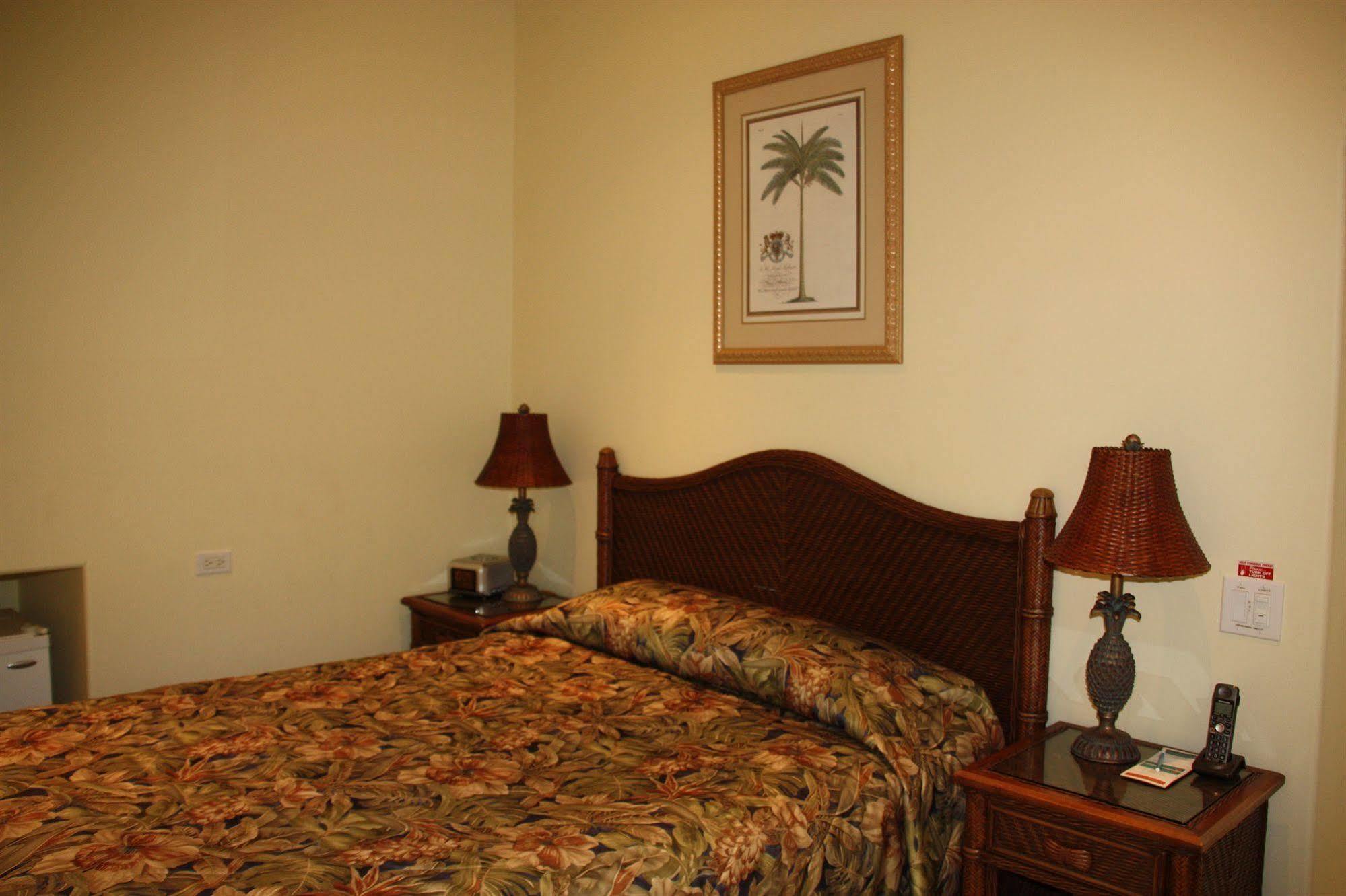 Maui Beach House B & B Kahana Exterior photo
